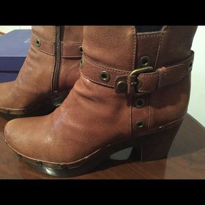 Stuart Weitzman Nuwoodshop Platform Booties S9.5M